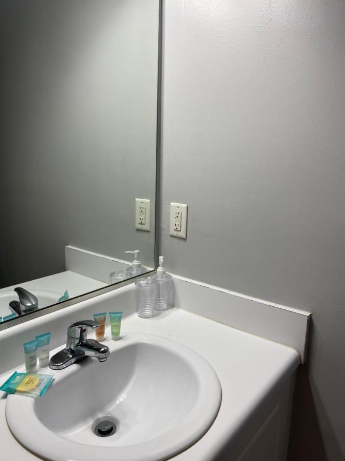 Cute And Cozy 1 King Bed Unit Apartment นอร์ธออกัสตา ภายนอก รูปภาพ